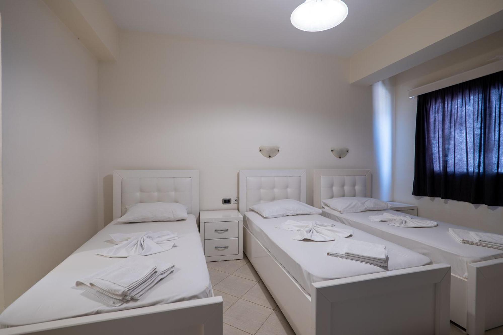 Hotel Kompleks Joni Саранда Экстерьер фото